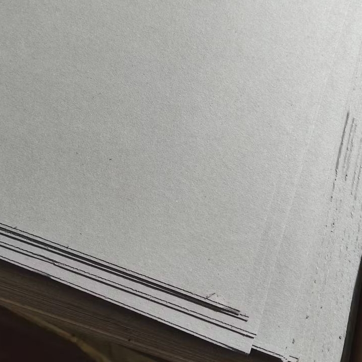 

Karton Bot Abu uk 65 x 76 cm No 30 & 40 dijual per lembar bisa dipotong