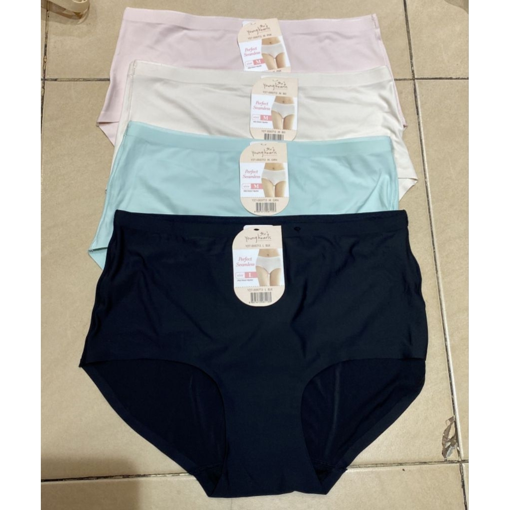 Young Heart Seamless Hipster