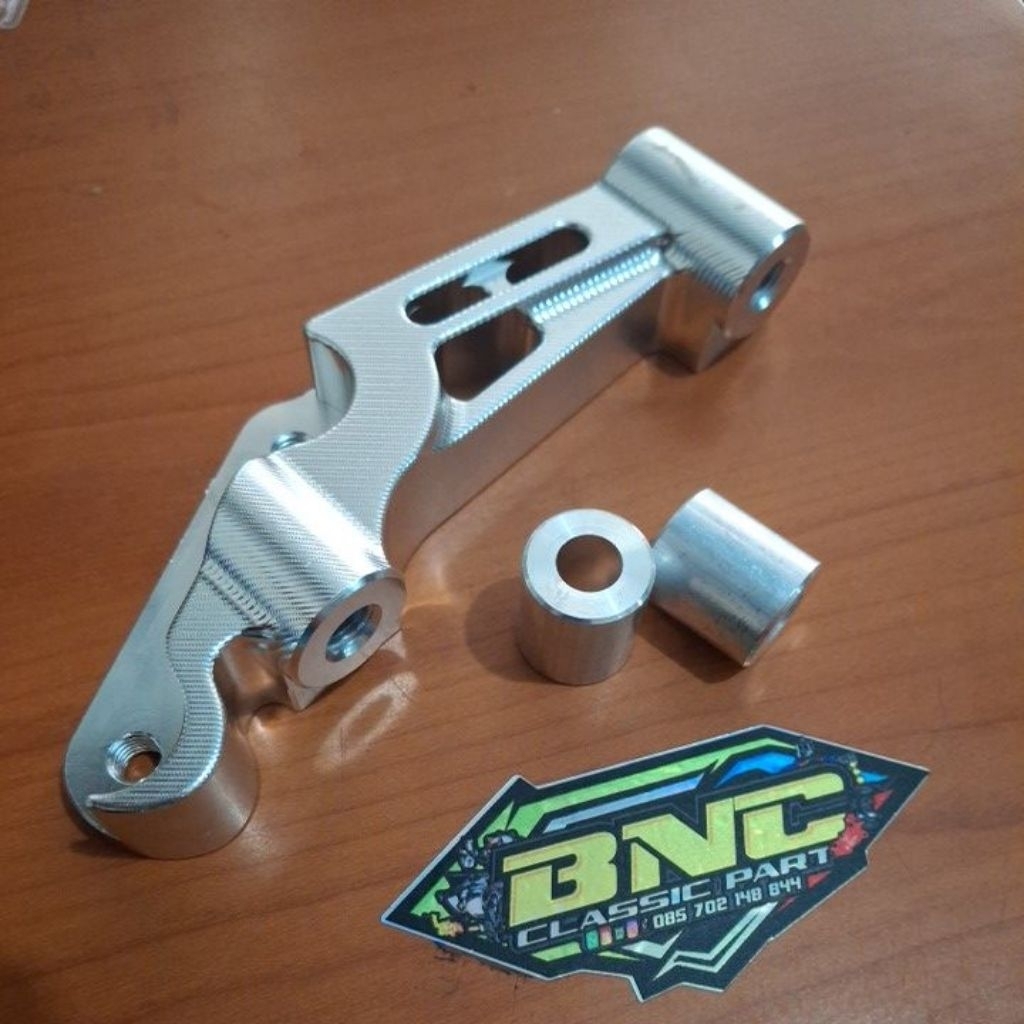 breket kaliper Nissin Afrika Twin inport universal  BREKET DUDUAN CNC KALIPER AFRIKA TWIN NISSIN PNP