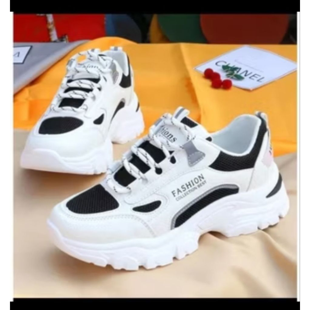 SPATU SNEAKERS WANITA