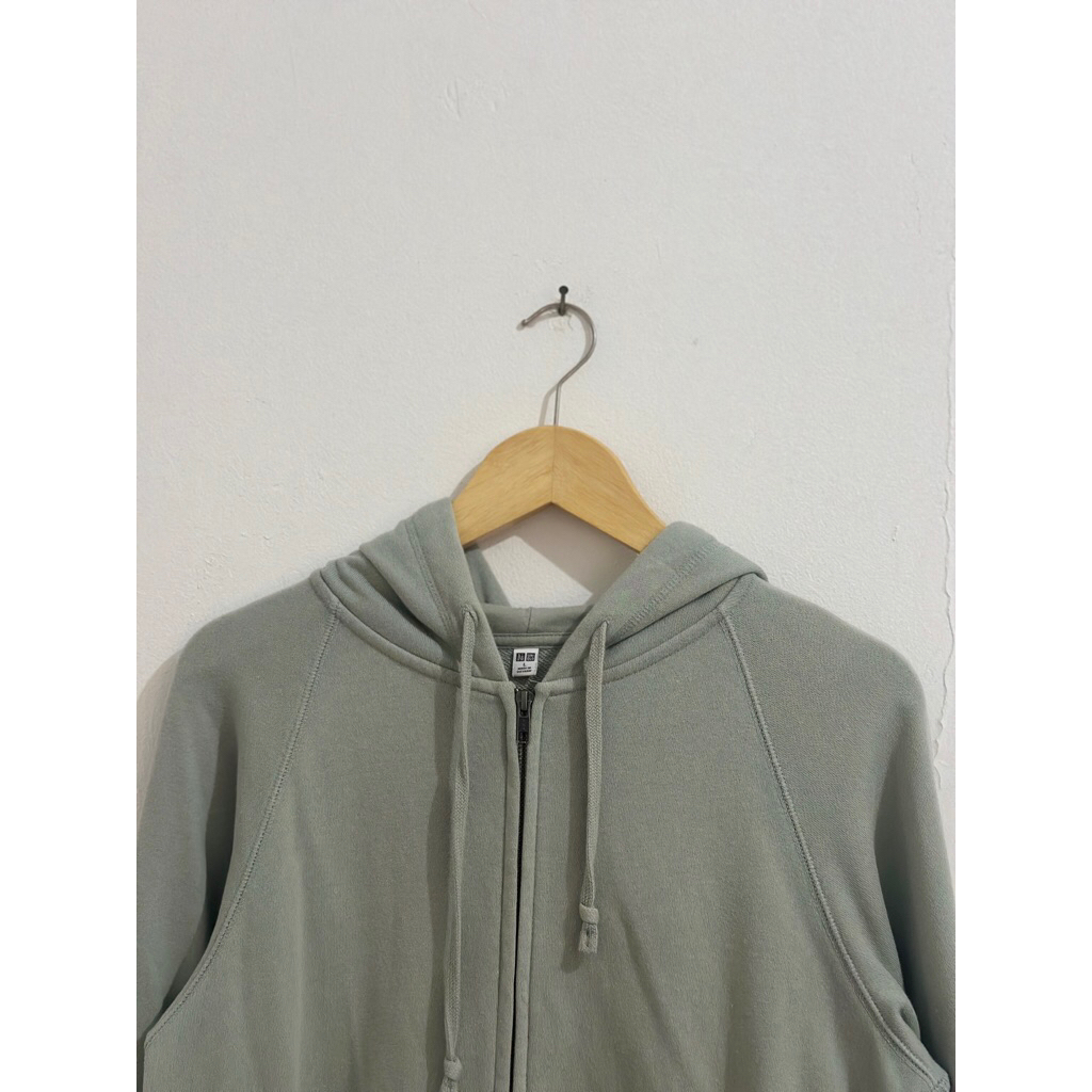 PRELOVED Hoodie Brand Uniqlo | 100% Original | Zipper | Size L | Sage Green