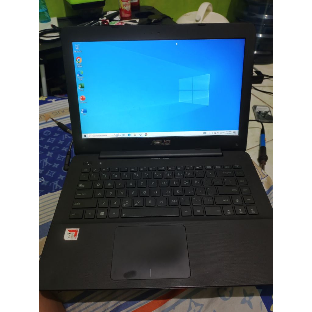 Laptop Asus X454Y AMD A8 7410 SECOND