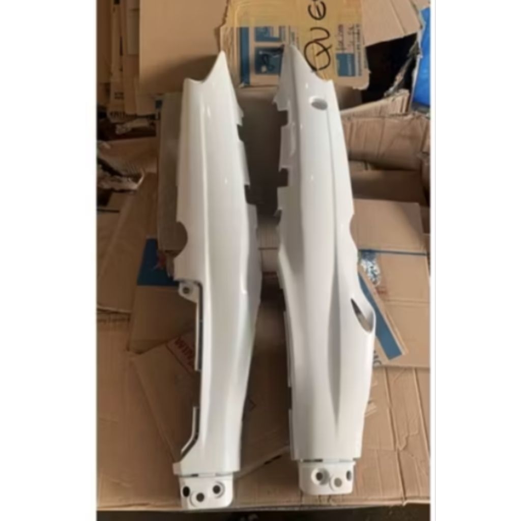 Coverbodi Cover body F1ZR f1zr fizr /vega r 2004/putih