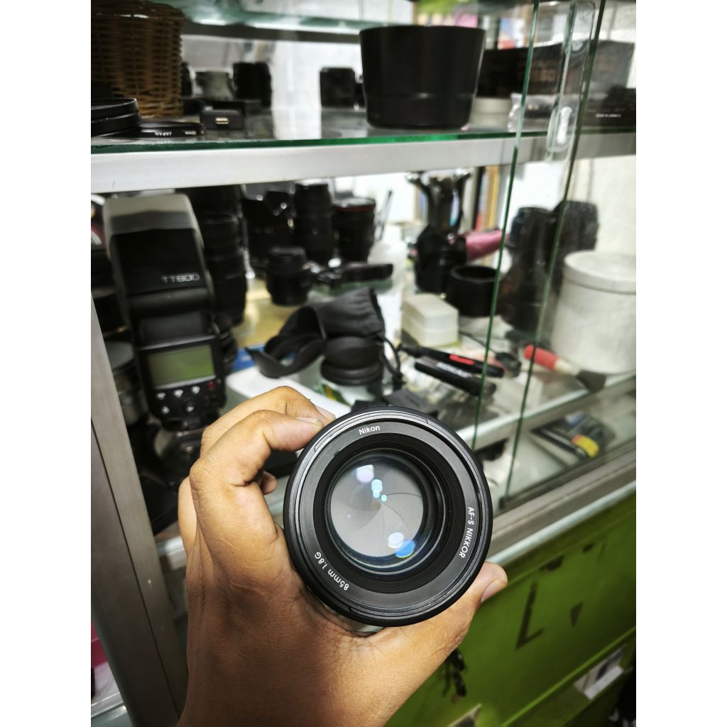 lensa fix 85mm nikon mulus fullset