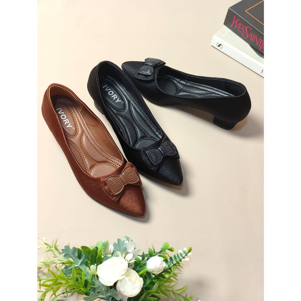 Ivory Sepatu Heels Kerja Pantofel Satin 533-244 Hitam