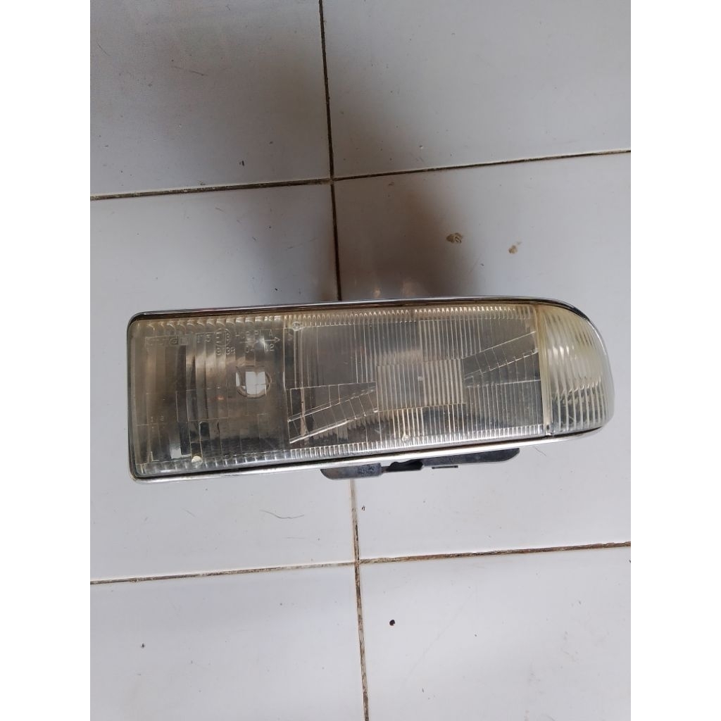 Lampu depan Opel blazer montera(kiri)