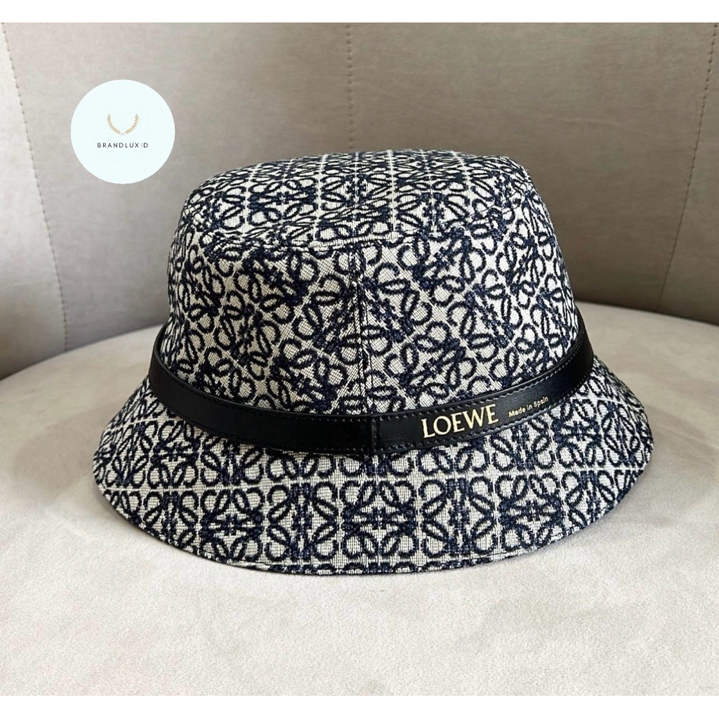 Loewe anagram bucket hat in navy/black