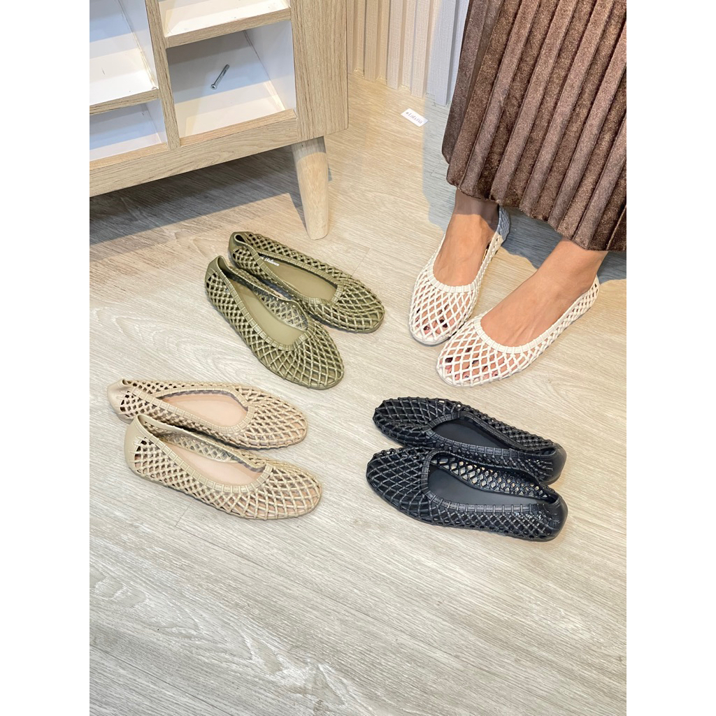 Flatshoes karet jelly