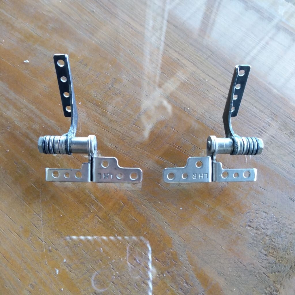 engsel laptop MSI ms 1763 model gt70