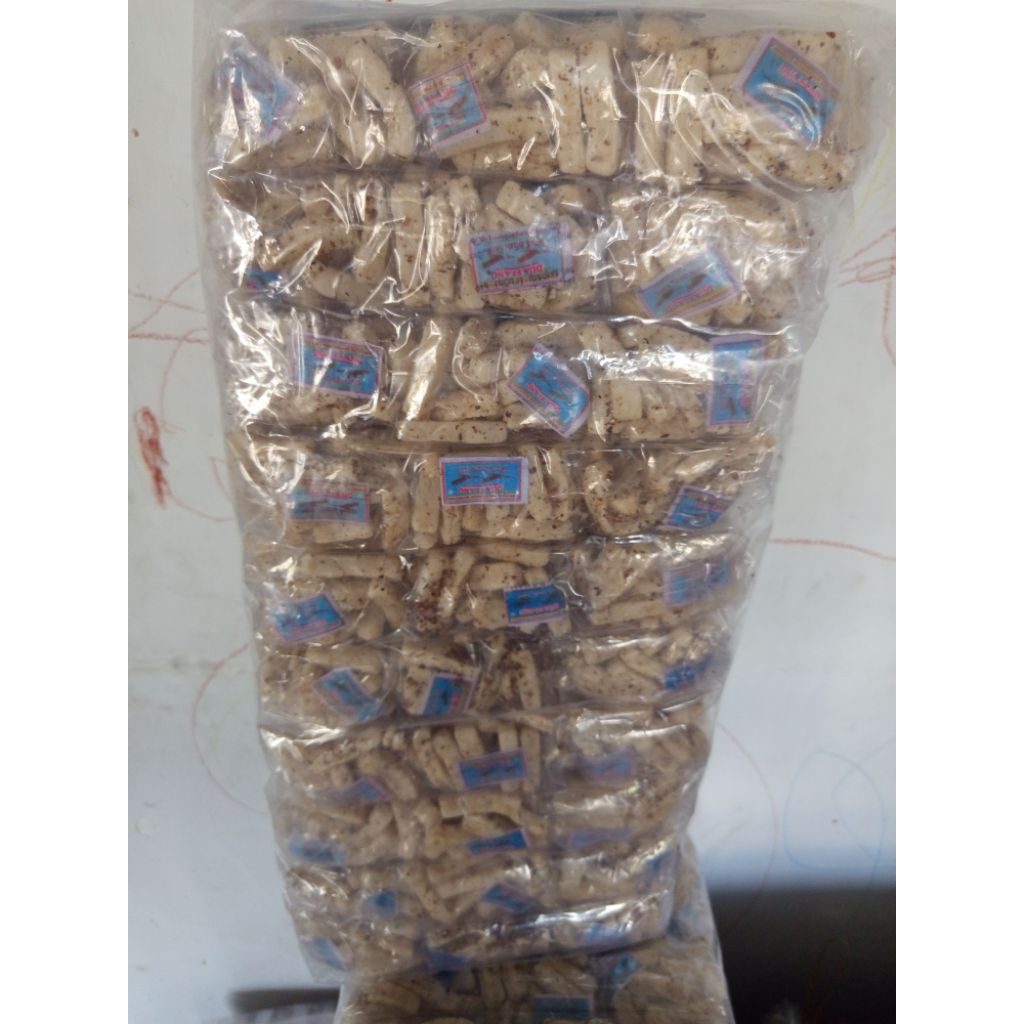 

Krupuk pedas gurih 1 ball isi 200pcs/aneka makanan ringan harga lebih HEMAT