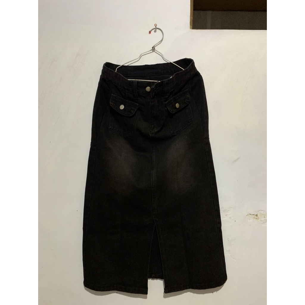 ROK HITAM JEANS DENIM