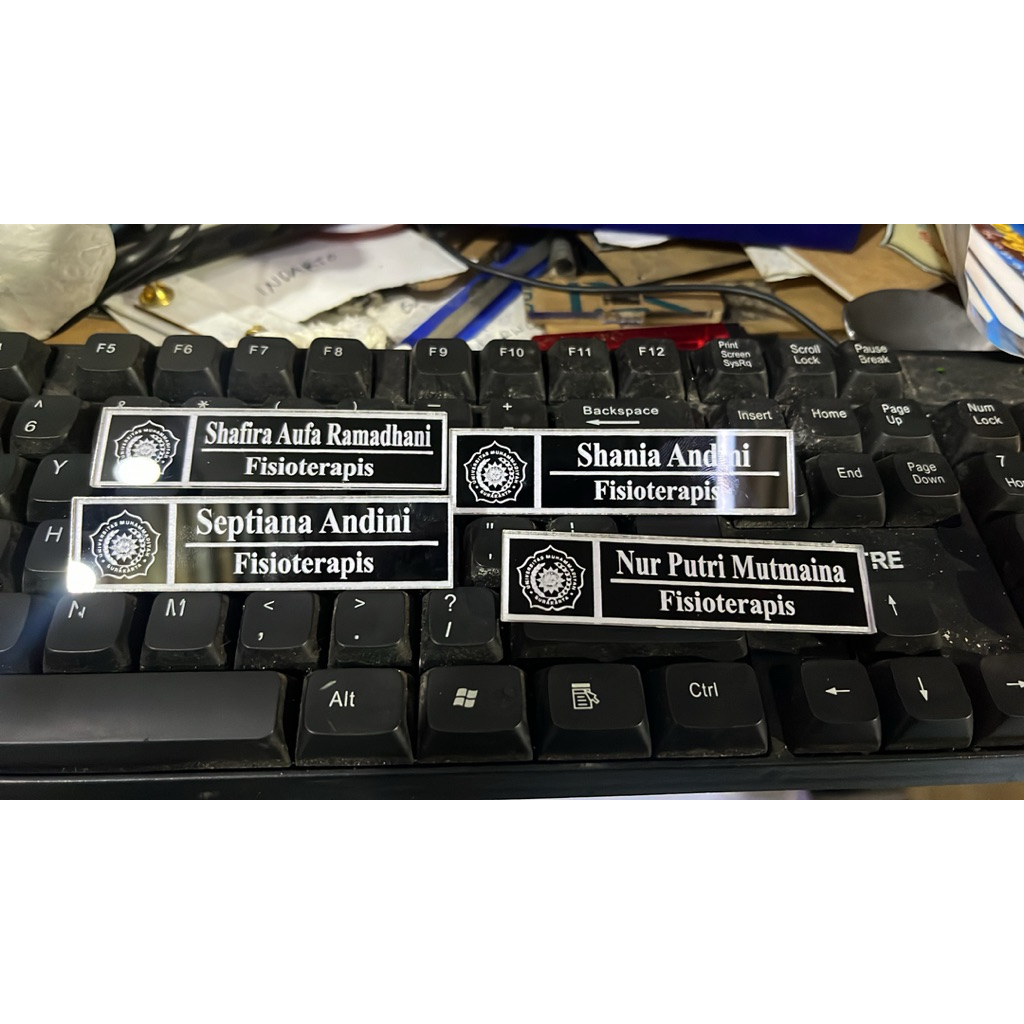 

Nama Dada Bahan Akrilik