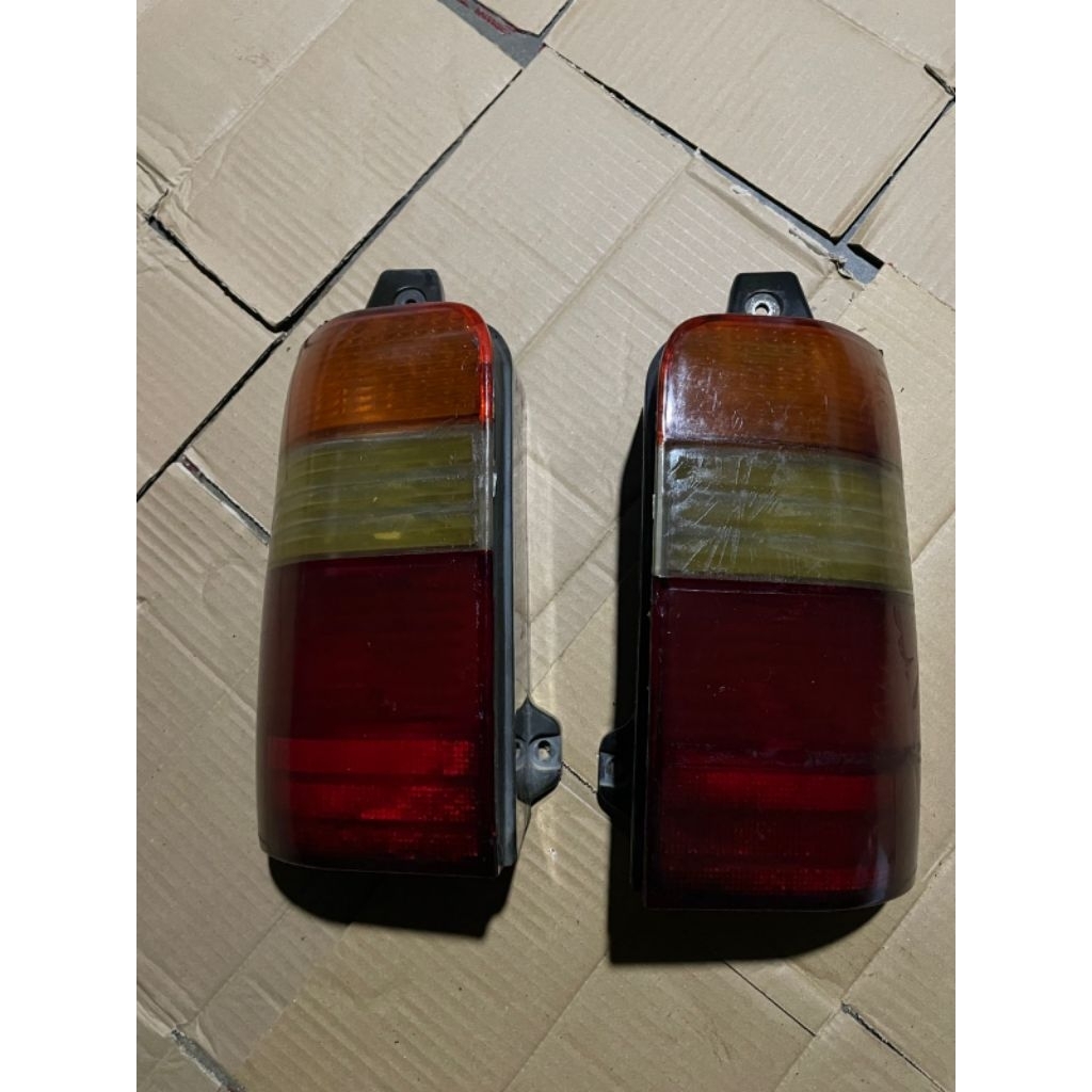 lampu belakang kijang kapsul EFI LGX Second Bekas