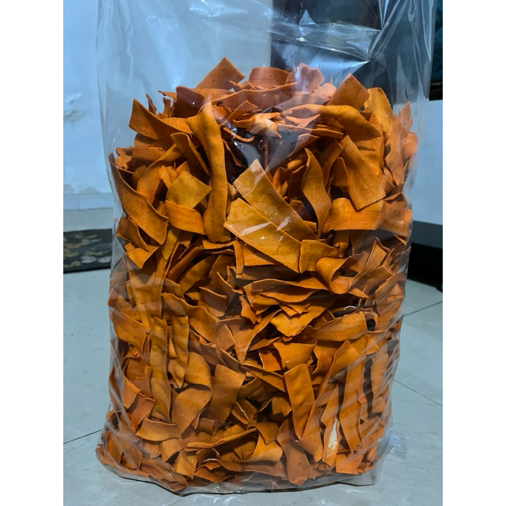 

Krupuk slondok pedas gurih masih mentah