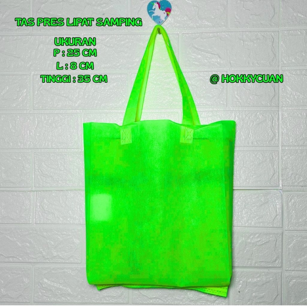 

Tas oleh oleh haji dan umroh//25cm x 8cm x 35cm//tas spunbond//1 lusin isi 12pcs