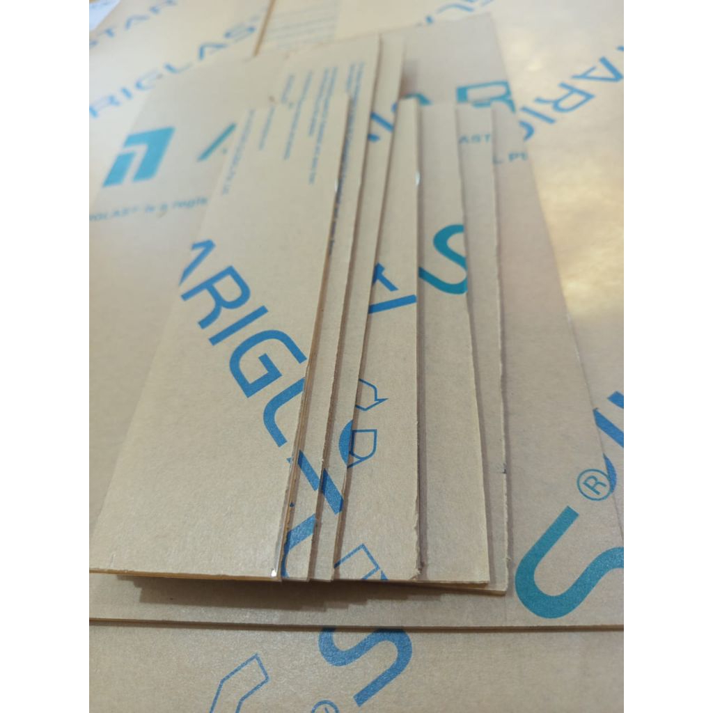 Akrilik Bening Lembaran Persegi Tebal 2Mm