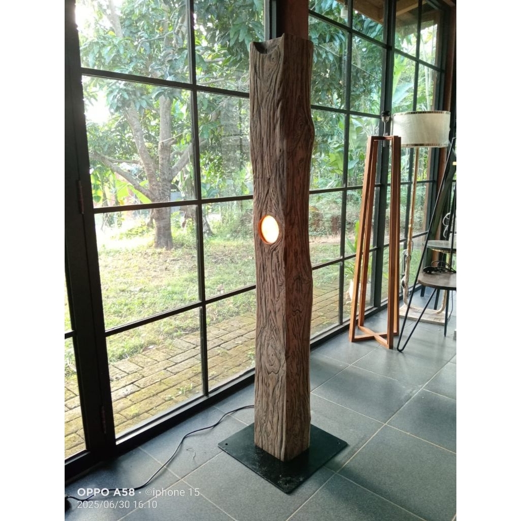 Lampu Lantai Rustic Kayu Standing Lamp Antik Elegan