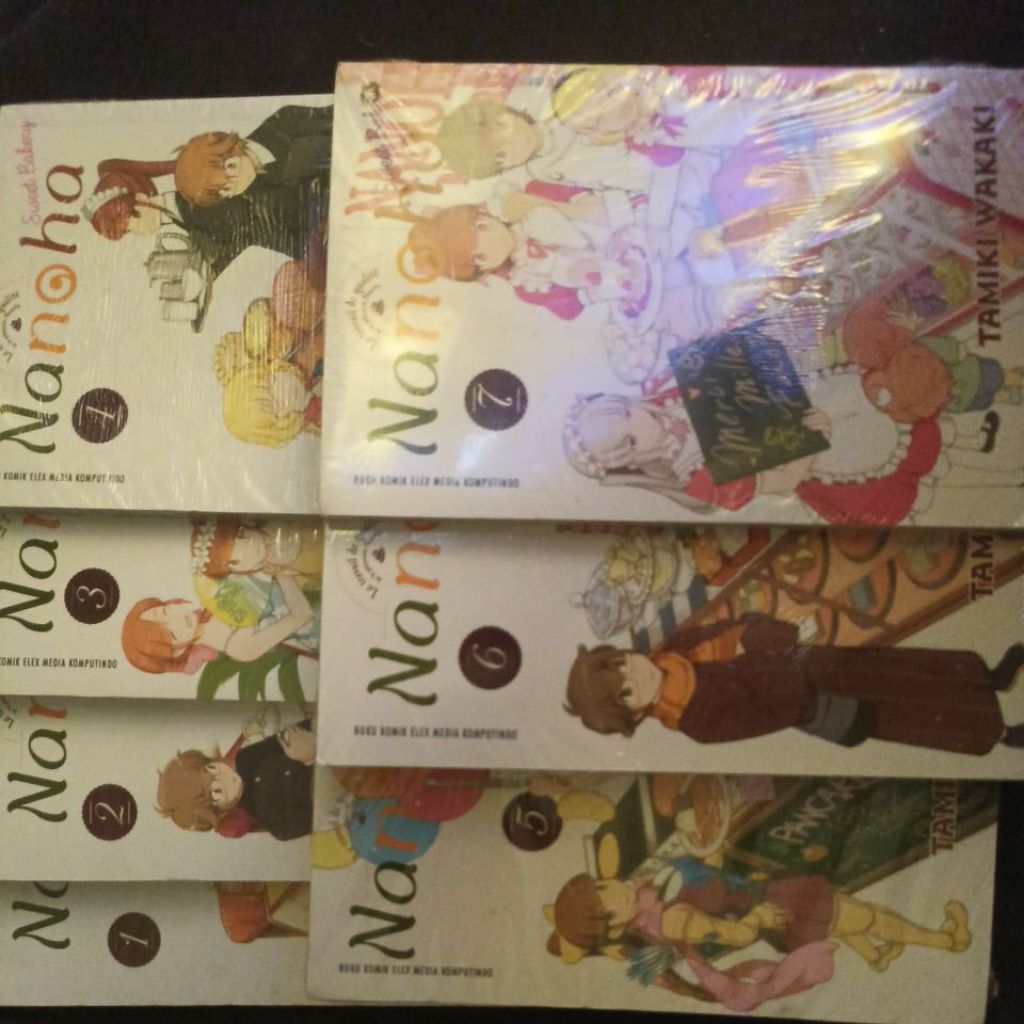 Komik Nanoha Sweet Bakery 1-7 Tamat (segel/jual perset)