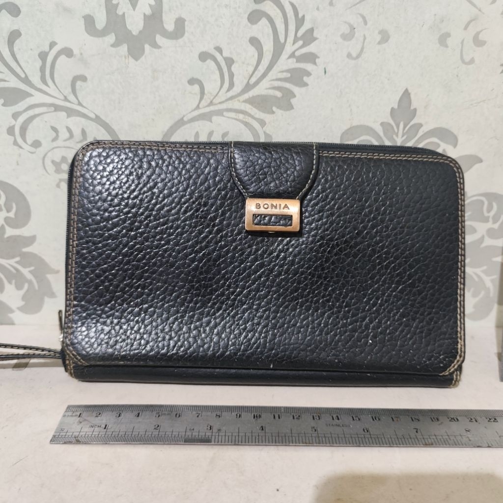 Clutch dompet Bonia preloved