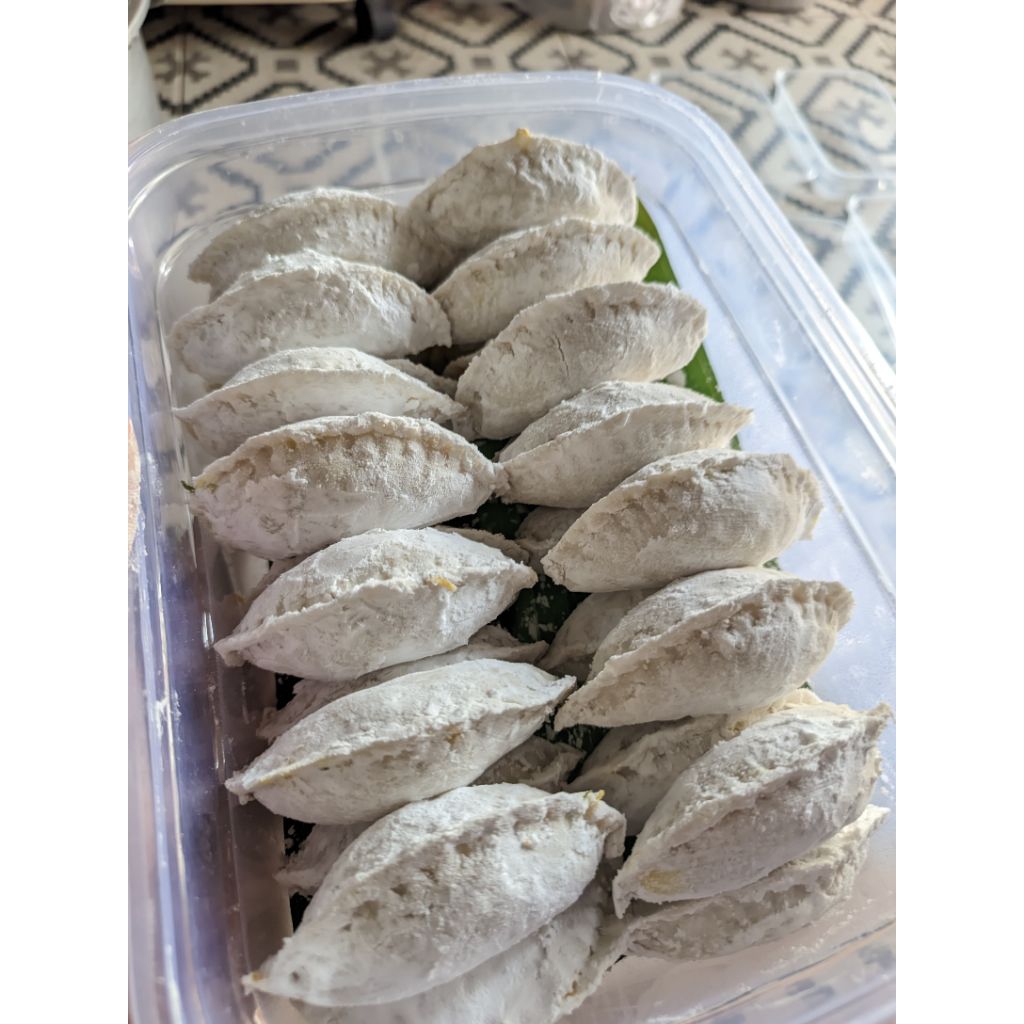 

CIRENG ISI AYAM SUWIR PEDAS RASA KARI ISI 15 PCS FROZEN