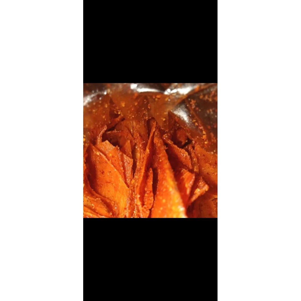 

Kripik Singkong pedas bawang Best Seller ukuran 500gr