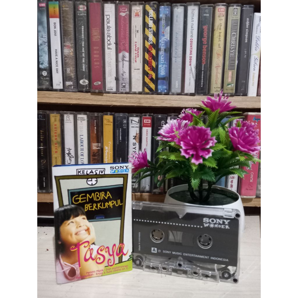 KASET TASYA GEMBIRA BERKUMPUL