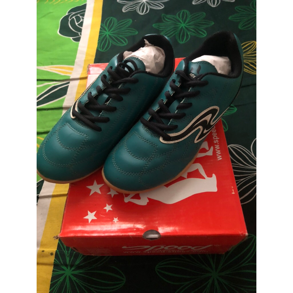 sepatu futsal speed