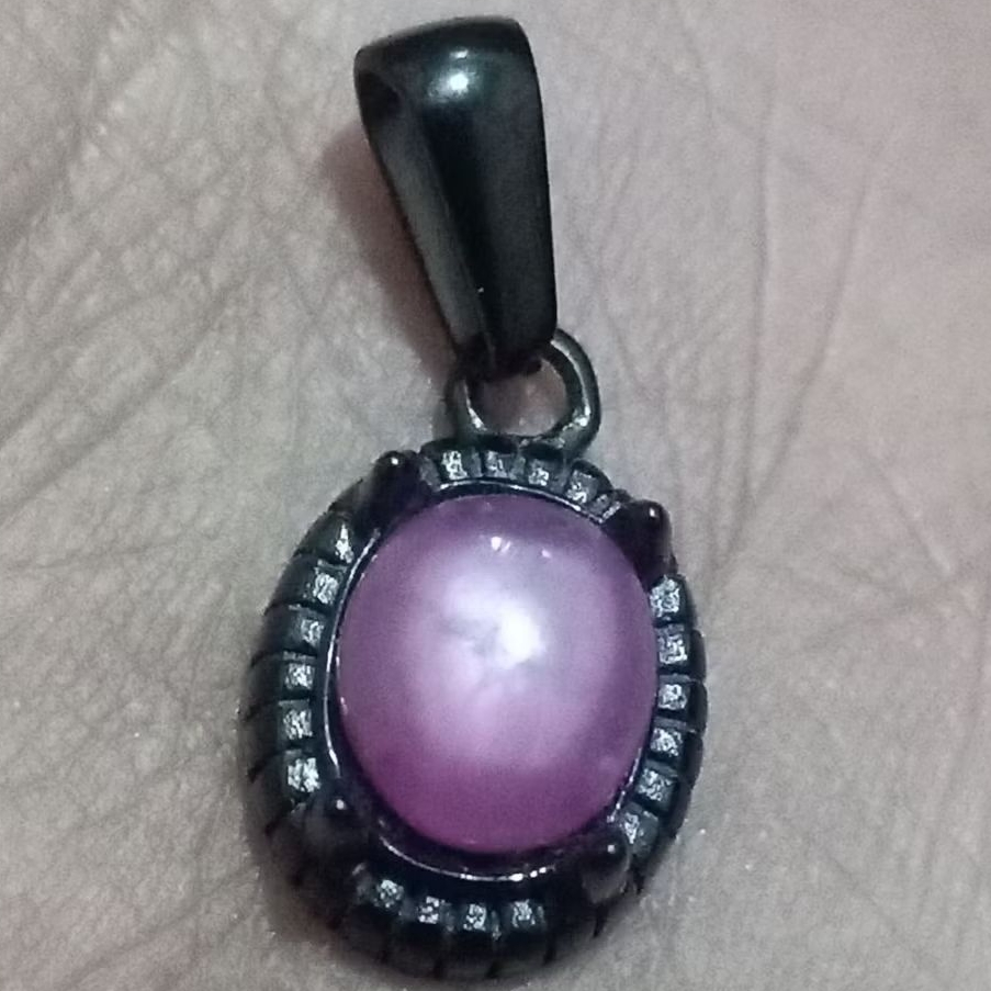 liontin batu Ruby Star fatwa