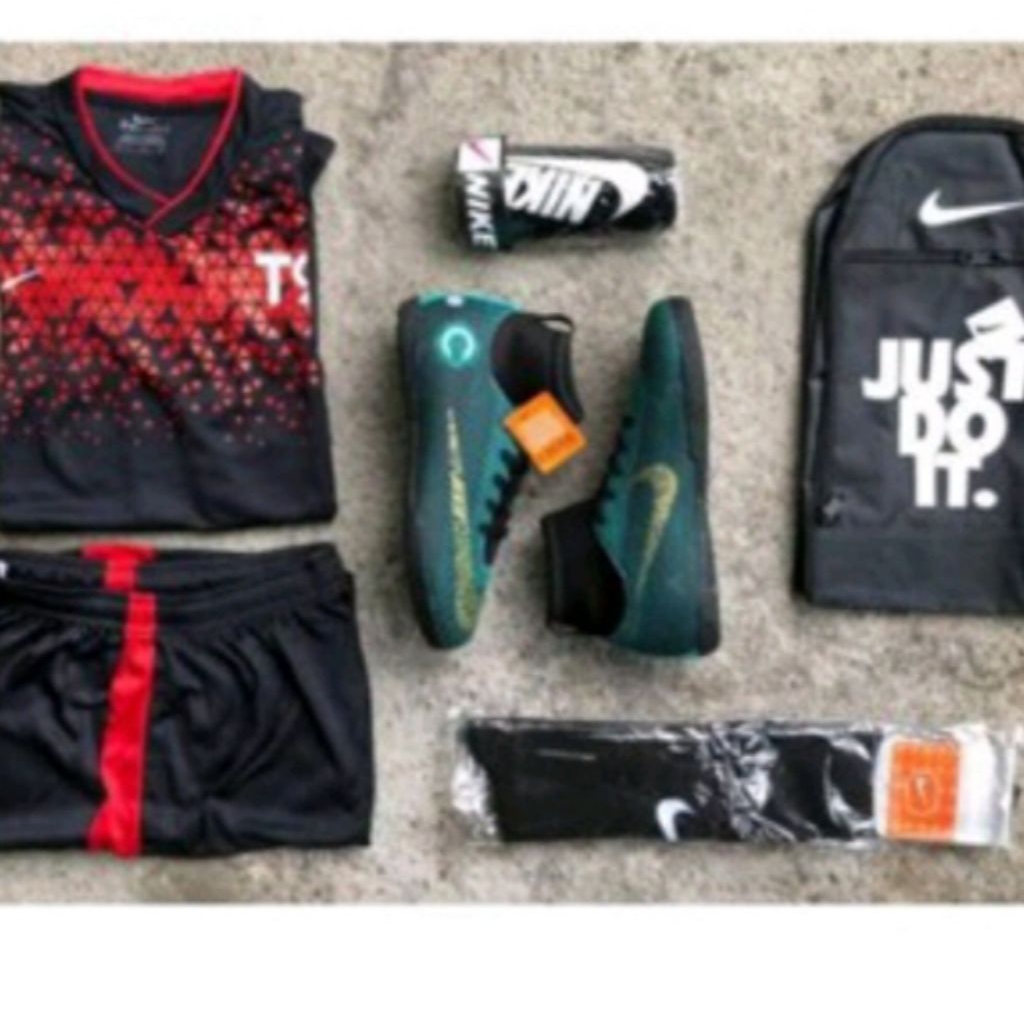 Sepatu Komplit Futsal Grade Original Bisa Bayar Tempat Cod