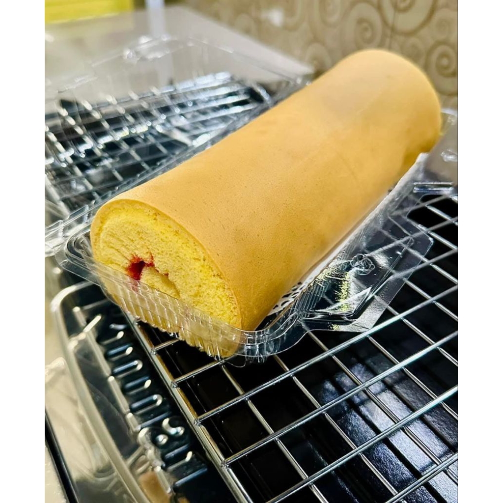 

Rollcake bolu gulung/ Bolu gulung selai strawberry roll cake loyang 22*22*4