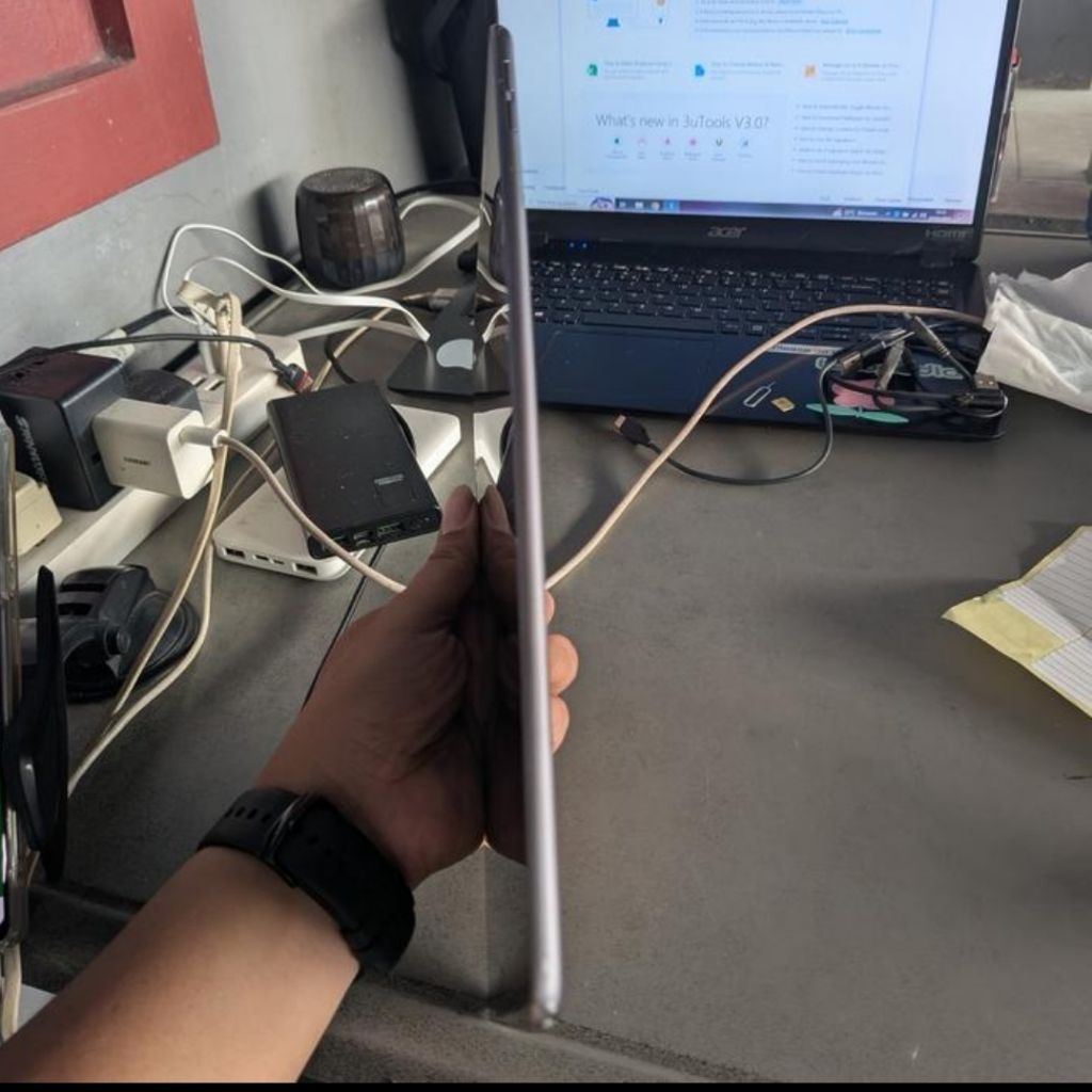 IPAD AIR 3 256 gb Icloud On Minus