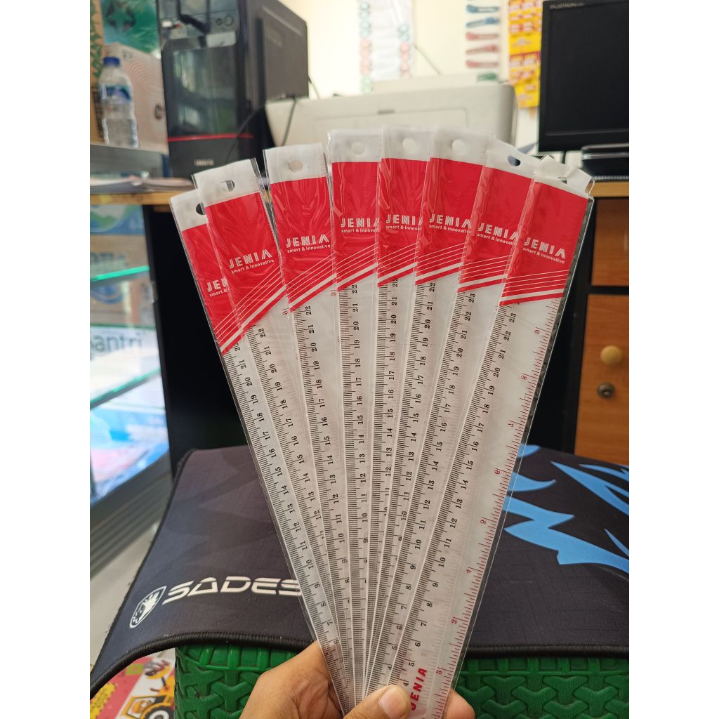 

Penggaris JENIA panjang 30cm ECERAN