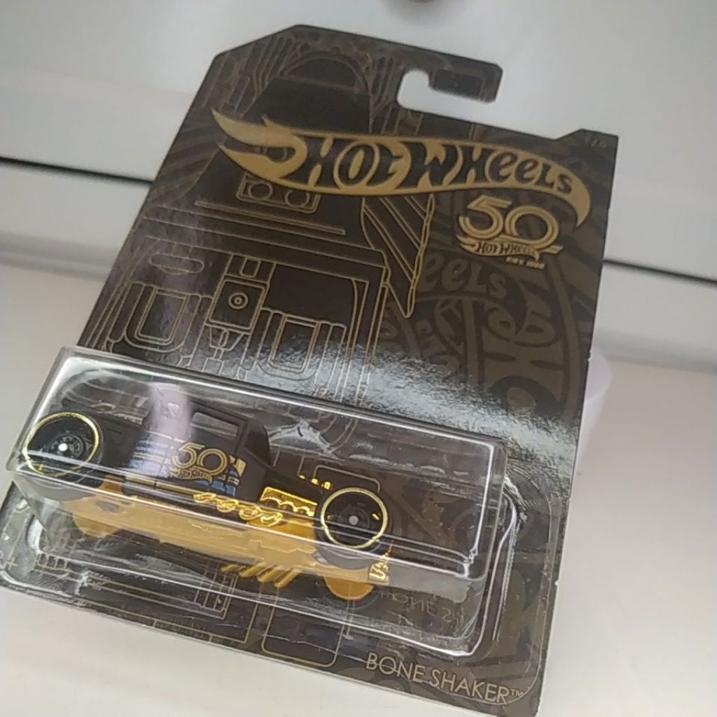 HW Hot Wheels Black Gold Edisi 5O Tahun Bone Shaker