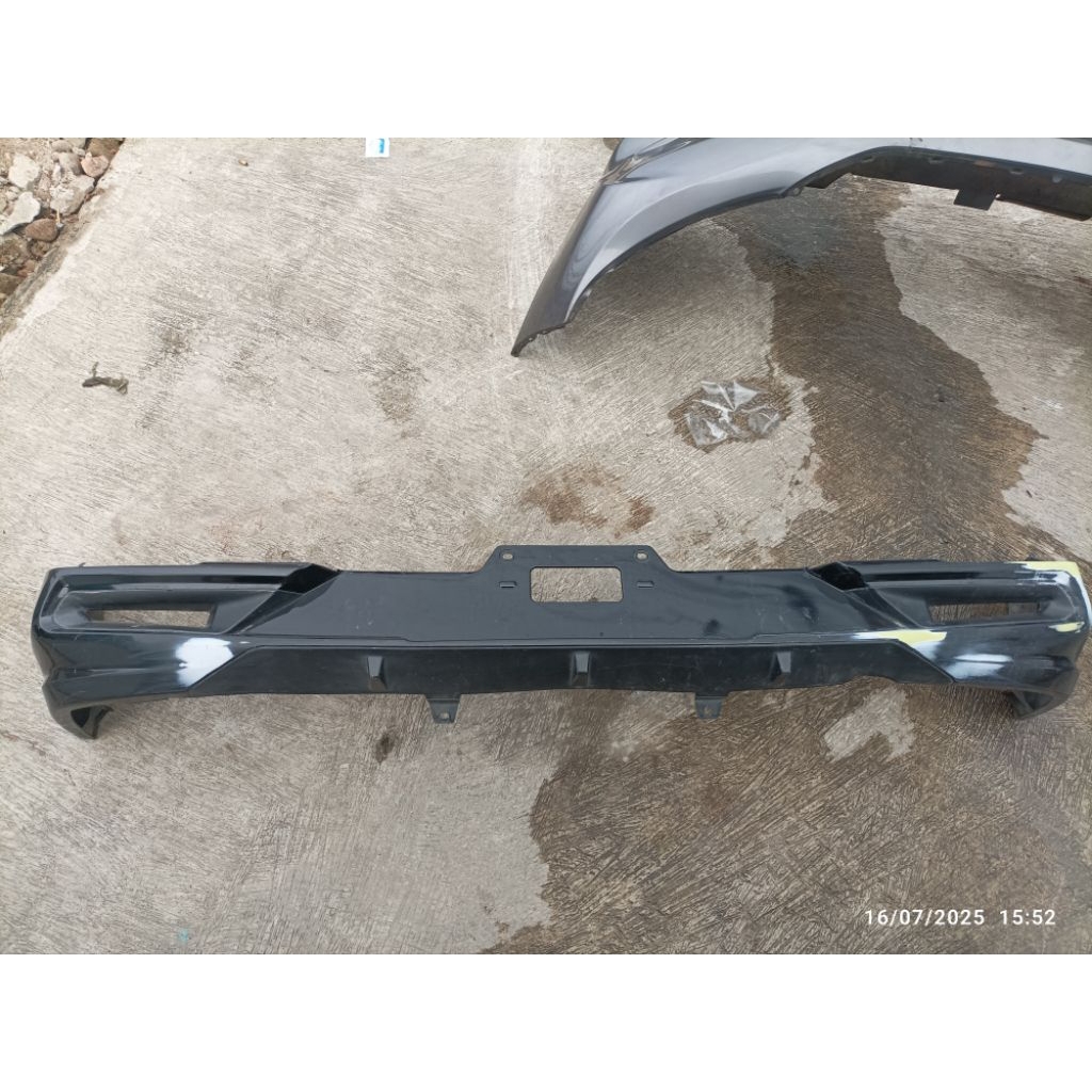 Spoiler Bodykit spoiler bemper bumper belakang mobil Toyota raize Original