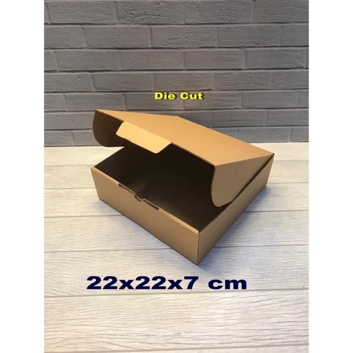 

Box Kardus Polos Ukuran 22 x 22 x 7 Cm Dus Warna Coklat Box Hadiah Hampers Kado Bingkisan