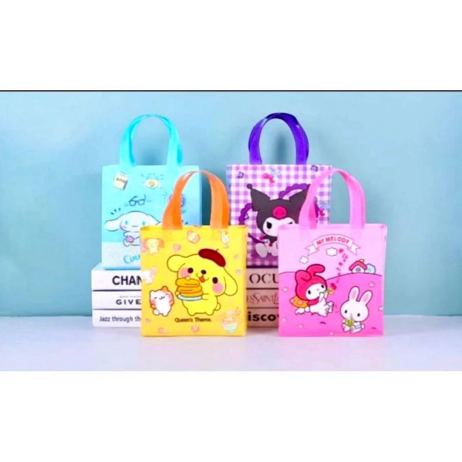 

Tas Ultah/Tas Kado Ukuran S (22 x 23 x 11cm) Sanrio/Capybara(1pcs)