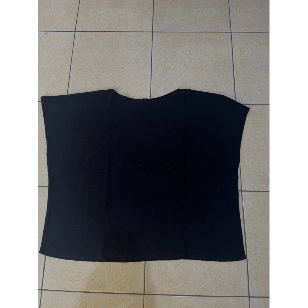 preloved kaos uniqlo