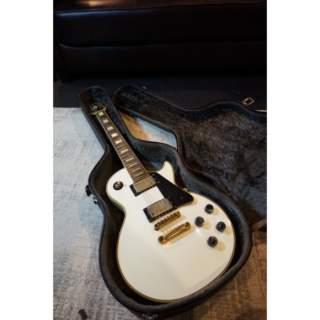 Epiphone Les Paul Custom Series Made in china 2008 free Hardcase tebal