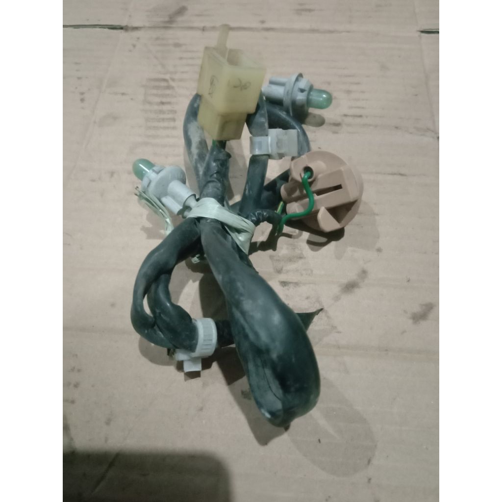 SOKET KABEL LAMPU BELAKANG BEAT ORIGINAL COPOTAN MOTOR