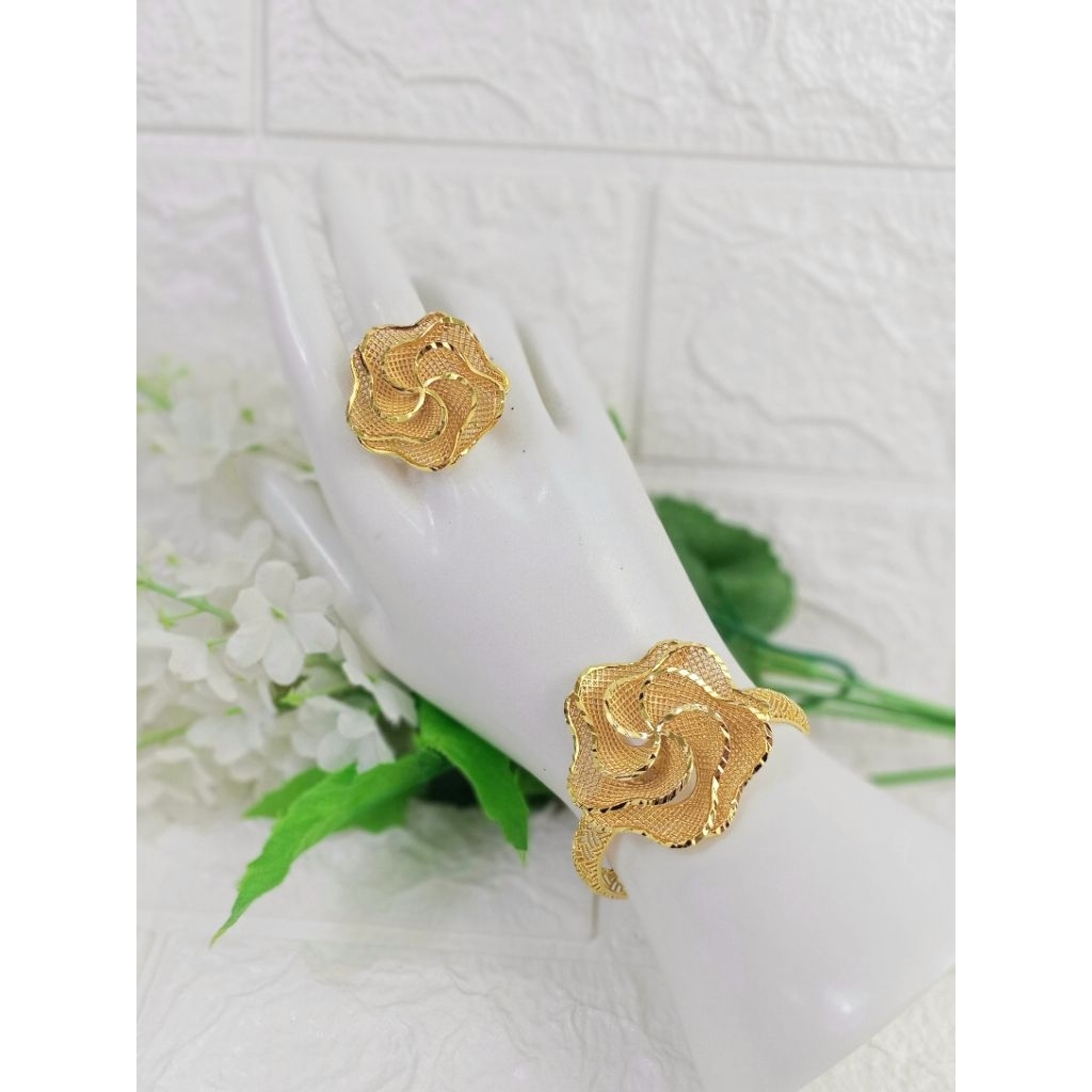 Gelang set cincin bunga tipis dan ringan mirip emas asli