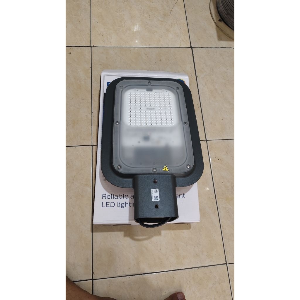 lampu pju philips brp131 100w 5700k. BRP131