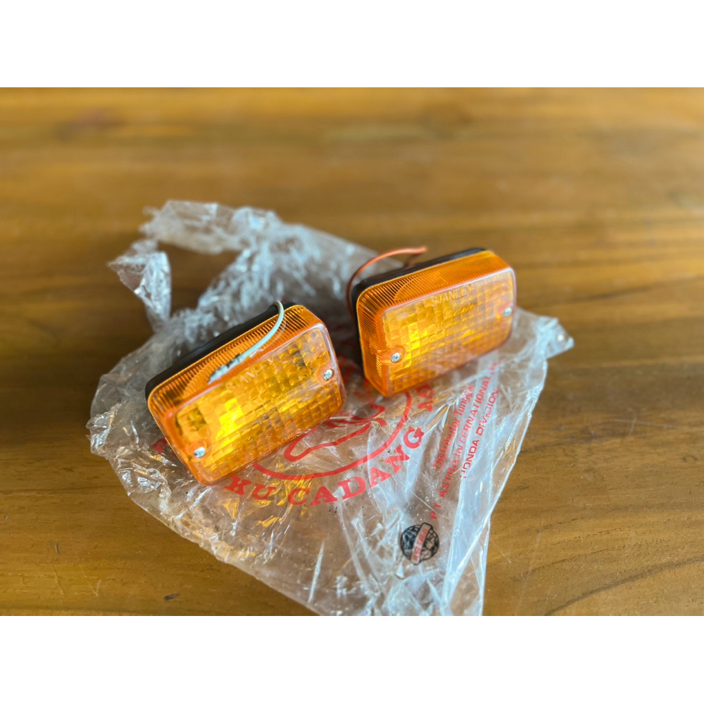 Lampu Sein sen depan honda c700 c800 supercup ORIGINAL LAMPU SEIN SEN RETTING RITING DEPAN KANAN KIR