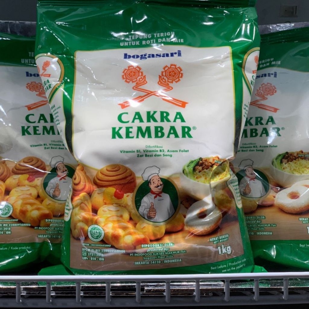 

Cakra Terigu 1KG (Tepung terigu serbaguna yang cocok untuk baking dan semua masakan)