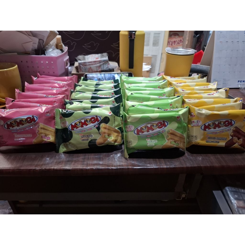 

MOMOGI 20 GRAM ISI 10 BUNGKUS