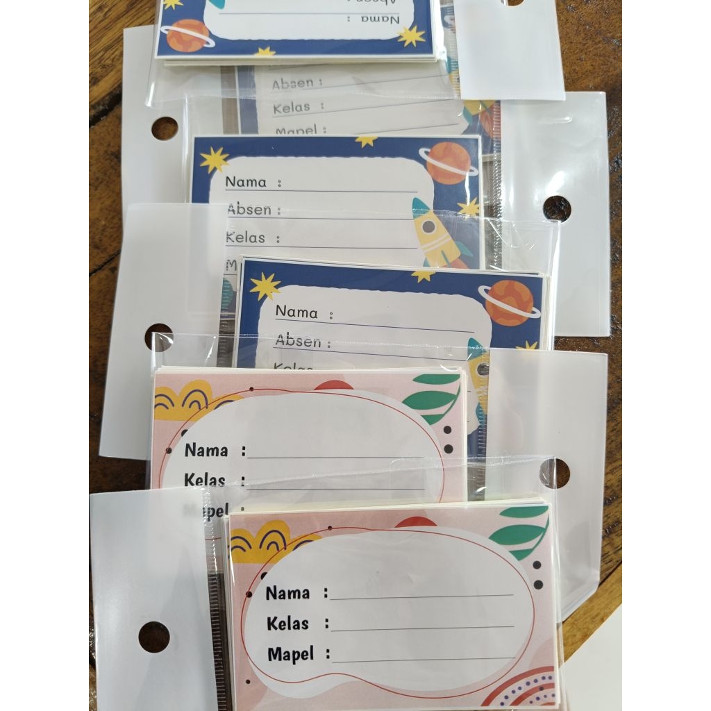 

STICKER LABER NAMA KARAKTER BESAR