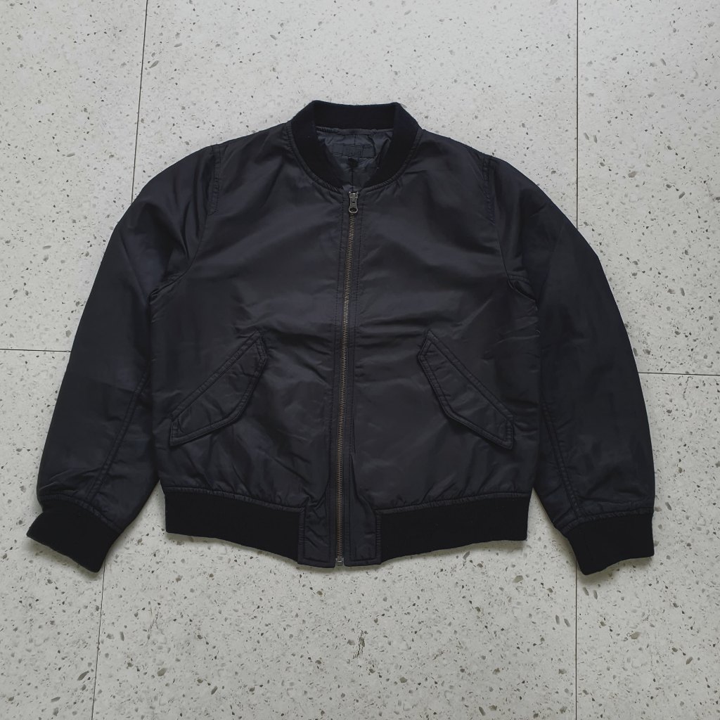 Jaket Bomber Wanita Unlqlo / Size L - LD 52 cm / Bekas - Second - Preloved