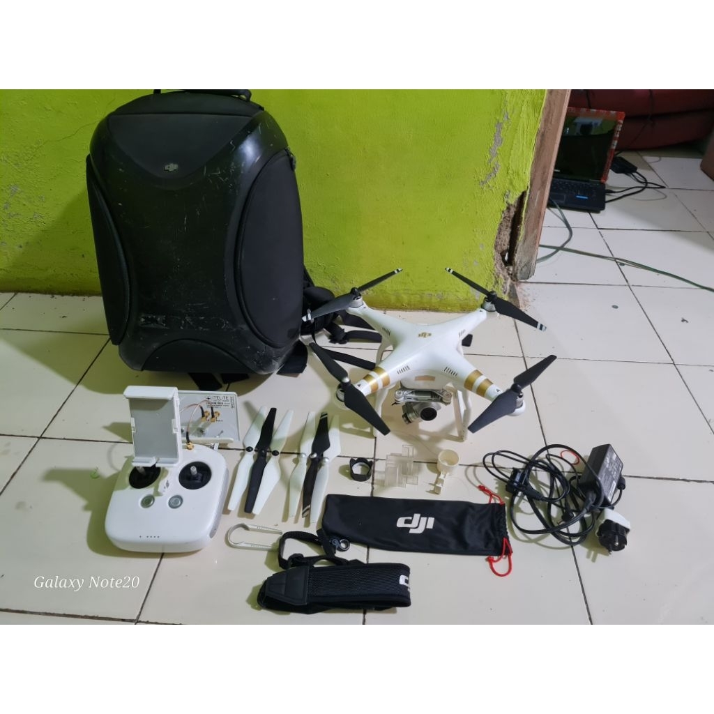 DJI Phantom 3 4k terbang normal minus kamera blank