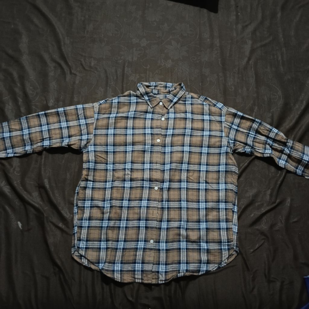 PRELOVED ! Kemeja Kotak Coklat Flannel GU / Uniqlo
