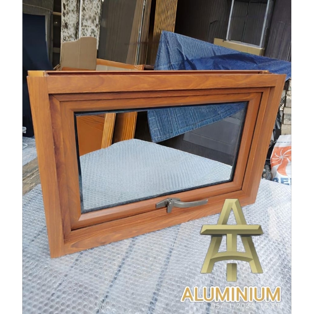 Jendela aluminium 40x60 serat kayu casement