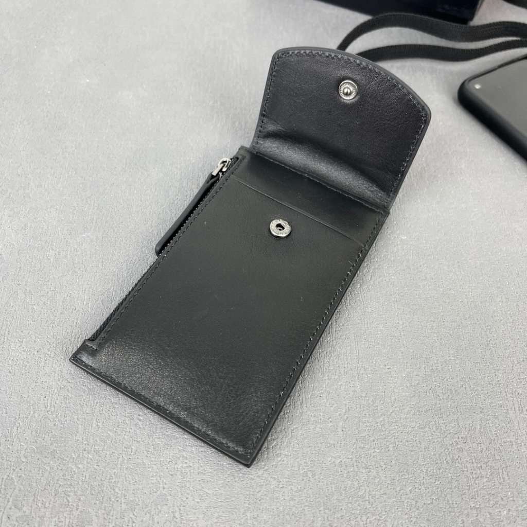 

Tag holder terlaris pria